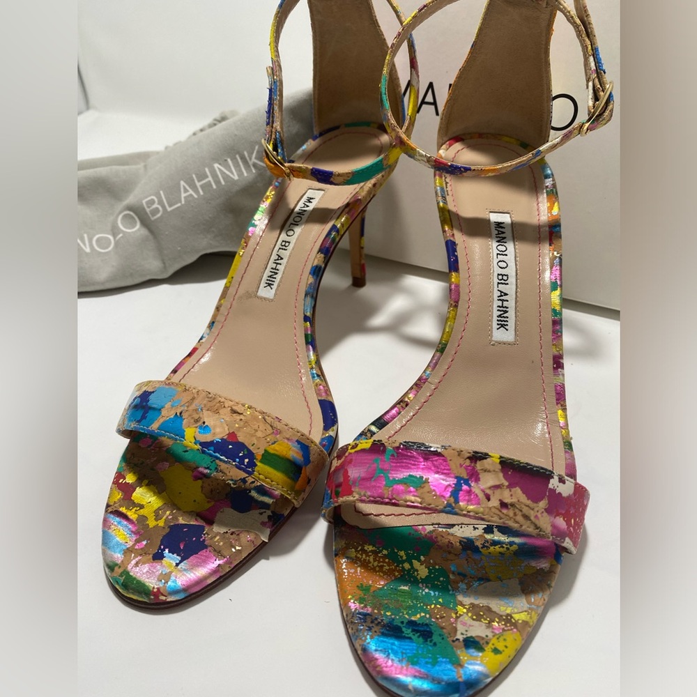 BNIB MANOLO BLAHNIK fun kitten heels